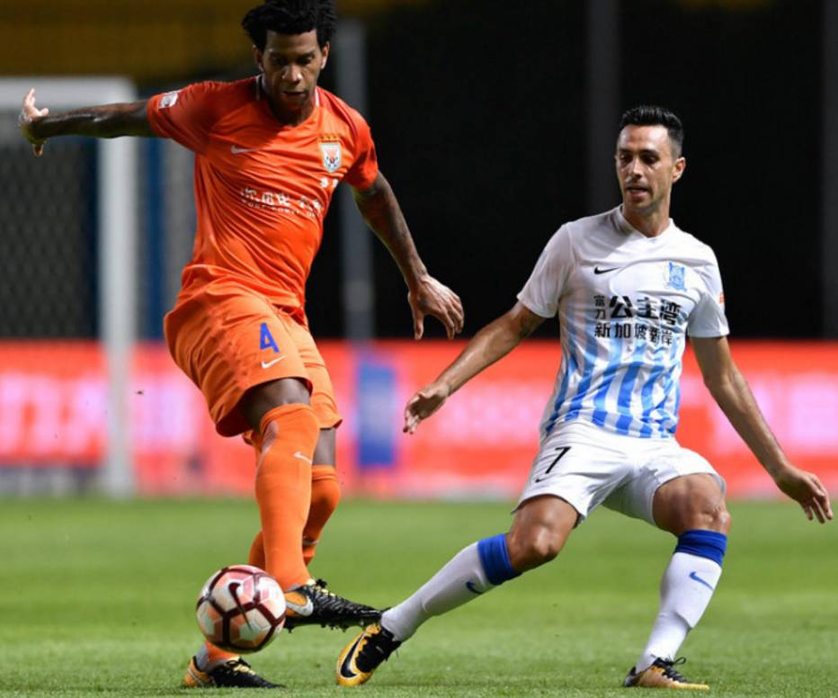 广州富力击败山东鲁能,取得胜利 广州富力击败山东鲁能,取得胜利