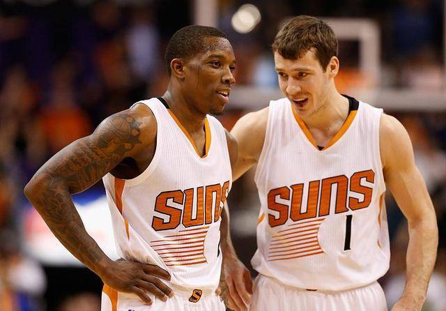 猛龙主帅提出新赛季规划,球队士气大振 猛龙主帅提出新赛季规划,球队士气大振