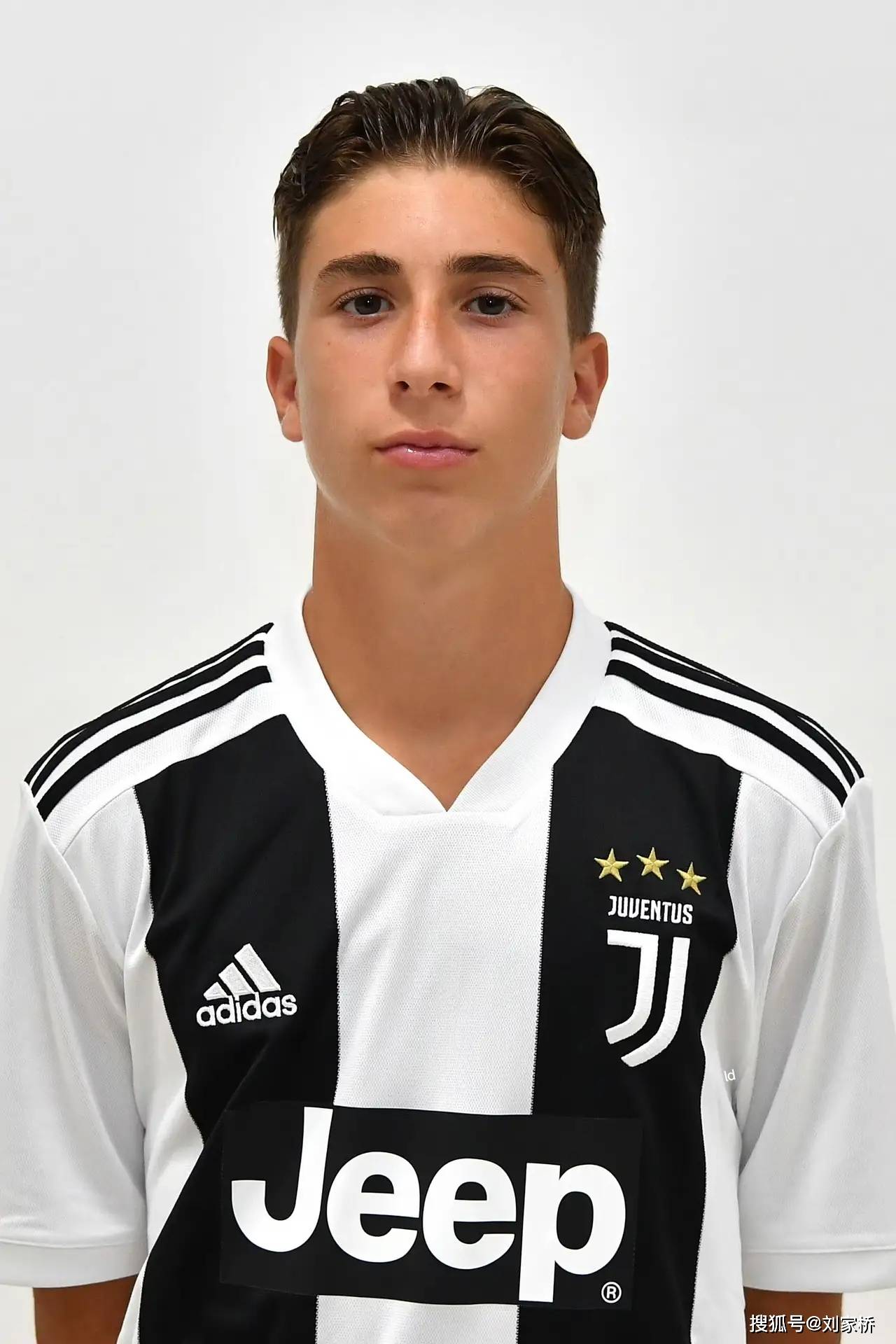 爱体育官方网站-尤文图斯中场大将回归,球队实力大增