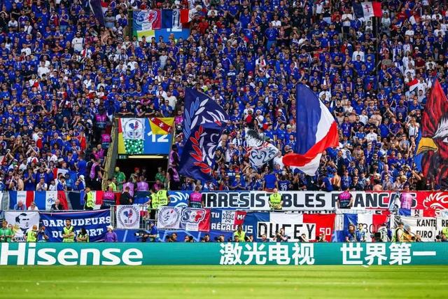 切尔西顺利过关,欧冠淘汰赛希望重燃 切尔西顺利过关,欧冠淘汰赛希望重燃