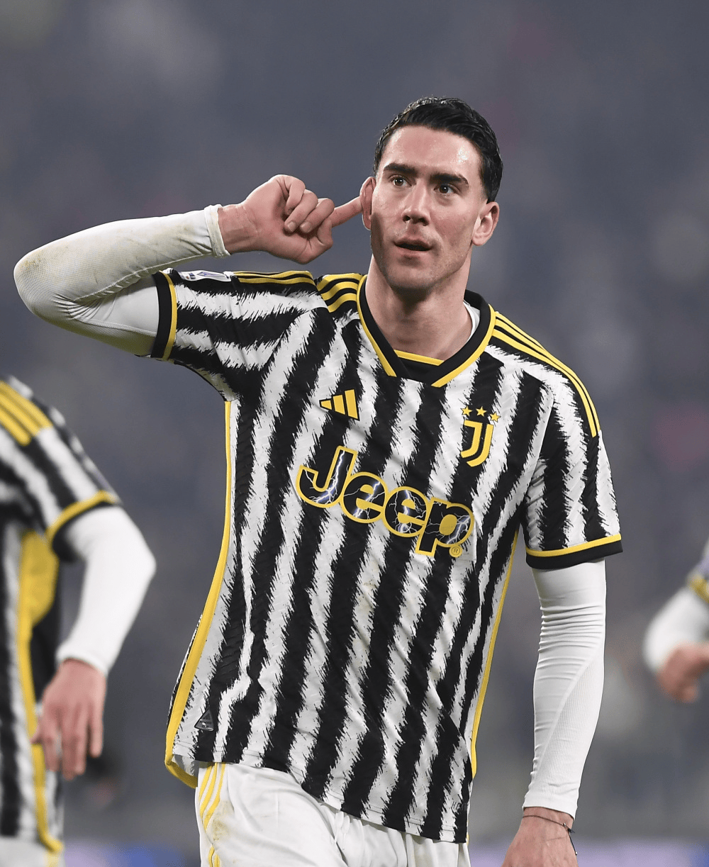 尤文图斯强势晋级,挺进欧冠决赛 尤文图斯强势晋级,挺进欧冠决赛