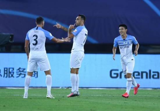 爱体育-广州富力球员合作默契,取得胜利