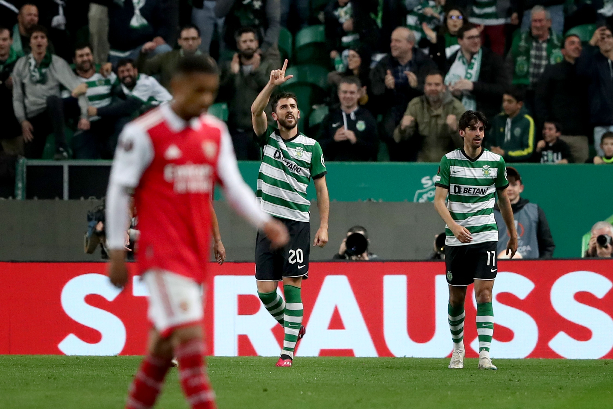 葡萄牙与法国战平,欧洲杯小组赛告一段落 葡萄牙与法国战平,欧洲杯小组赛告一段落