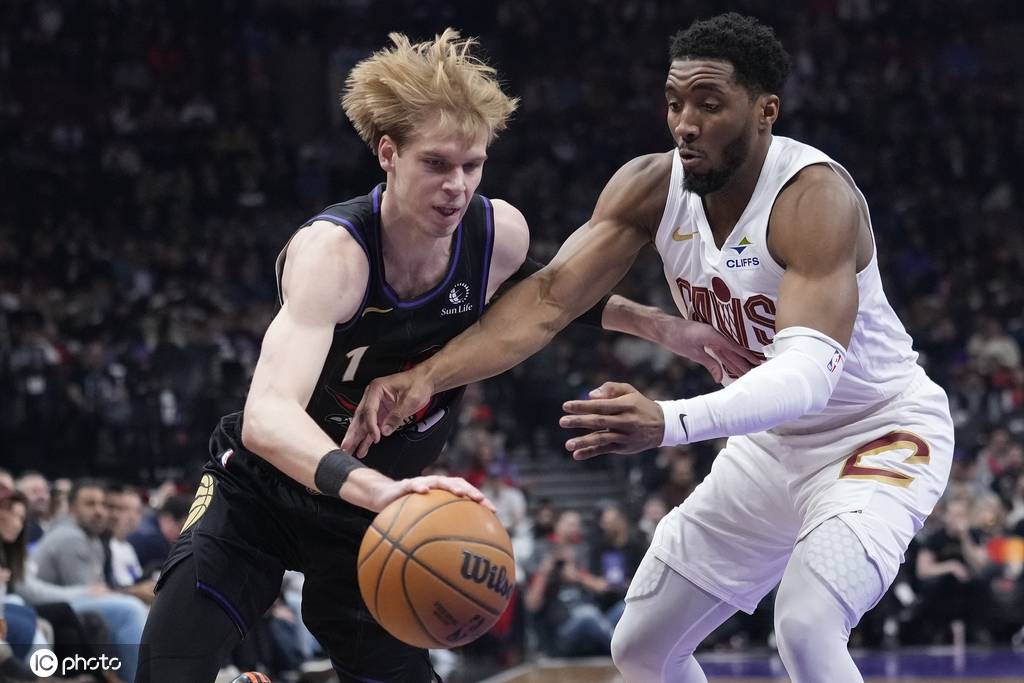 猛龙主场大胜国王,西呂贡献全场最高33分 猛龙主场大胜国王,西呂贡献全场最高33分