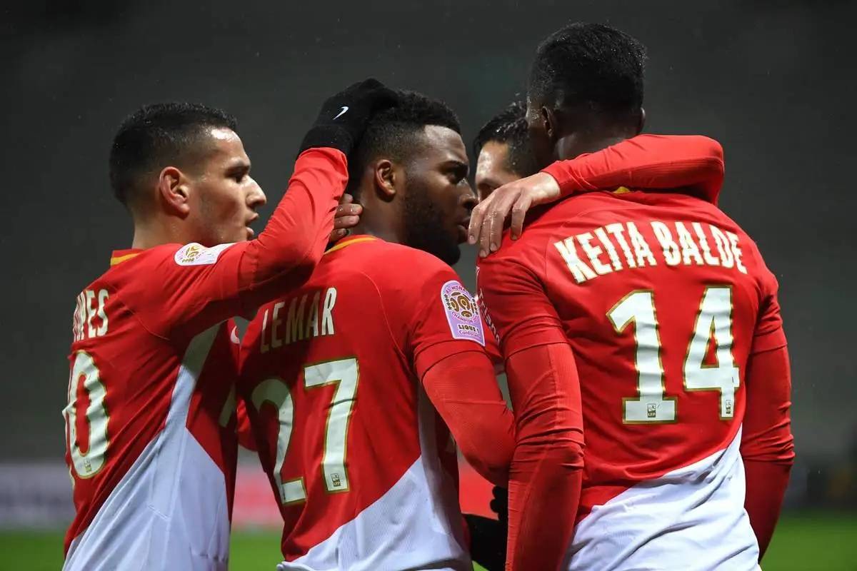 马赛对阵摩纳哥，火爆比赛即将开始