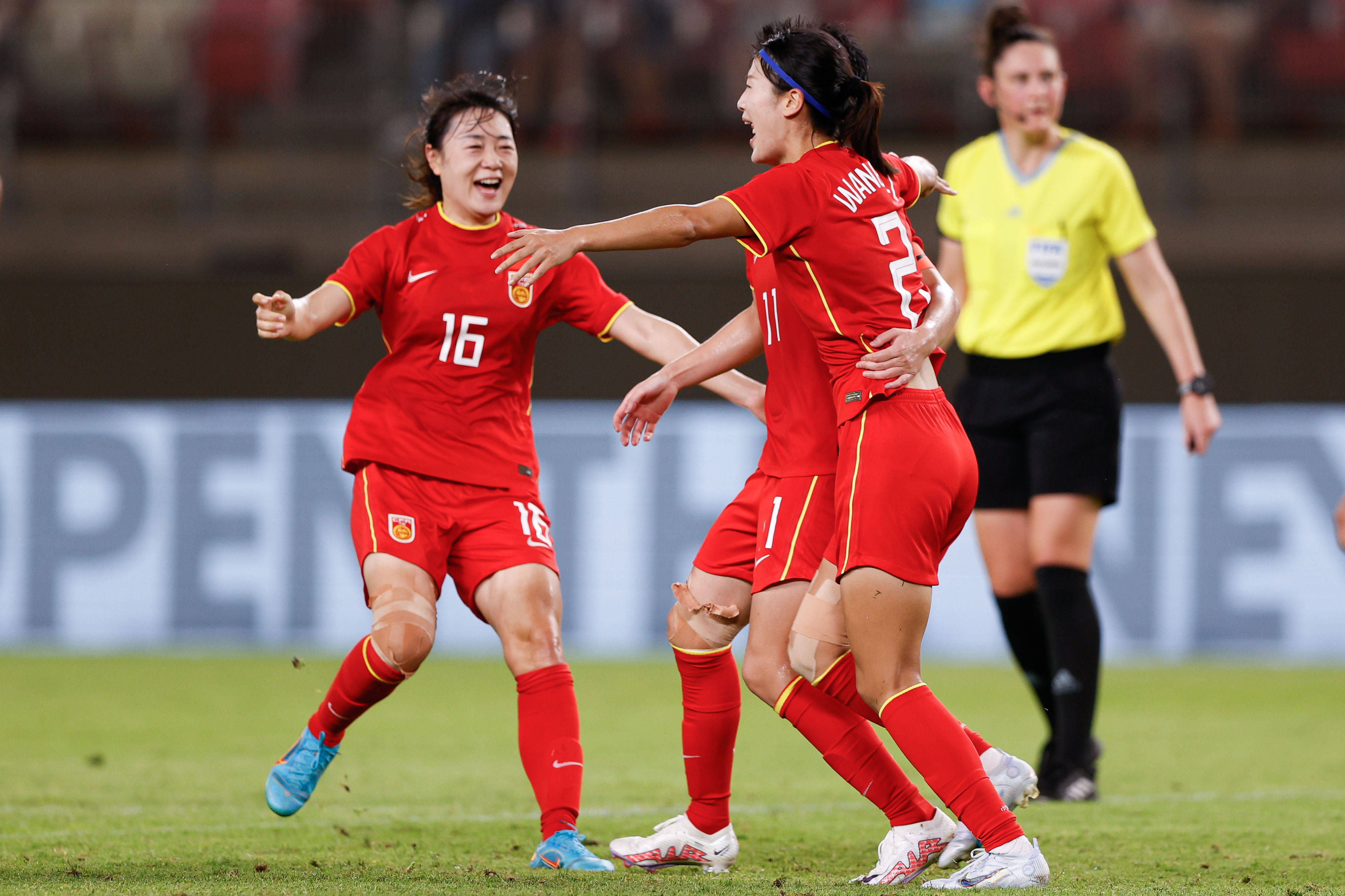 爱体育-中国女足凭实力击败对手,荣膺亚洲杯冠军