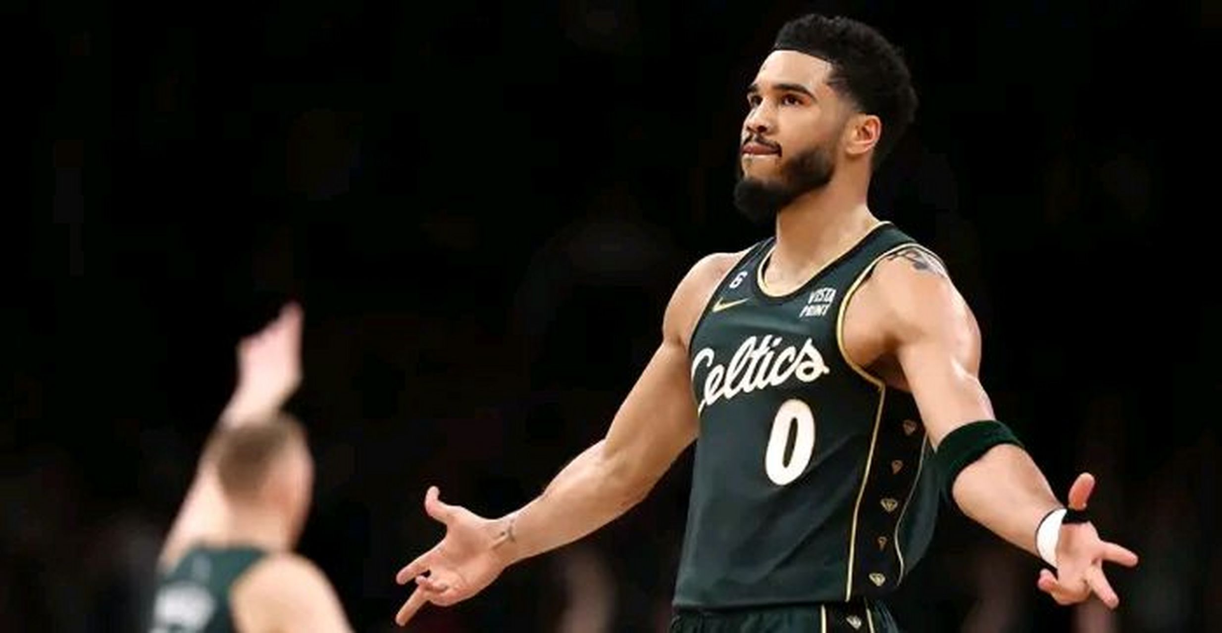 猛龙险胜老鹰,稳住东部第一 猛龙险胜老鹰,稳住东部第一