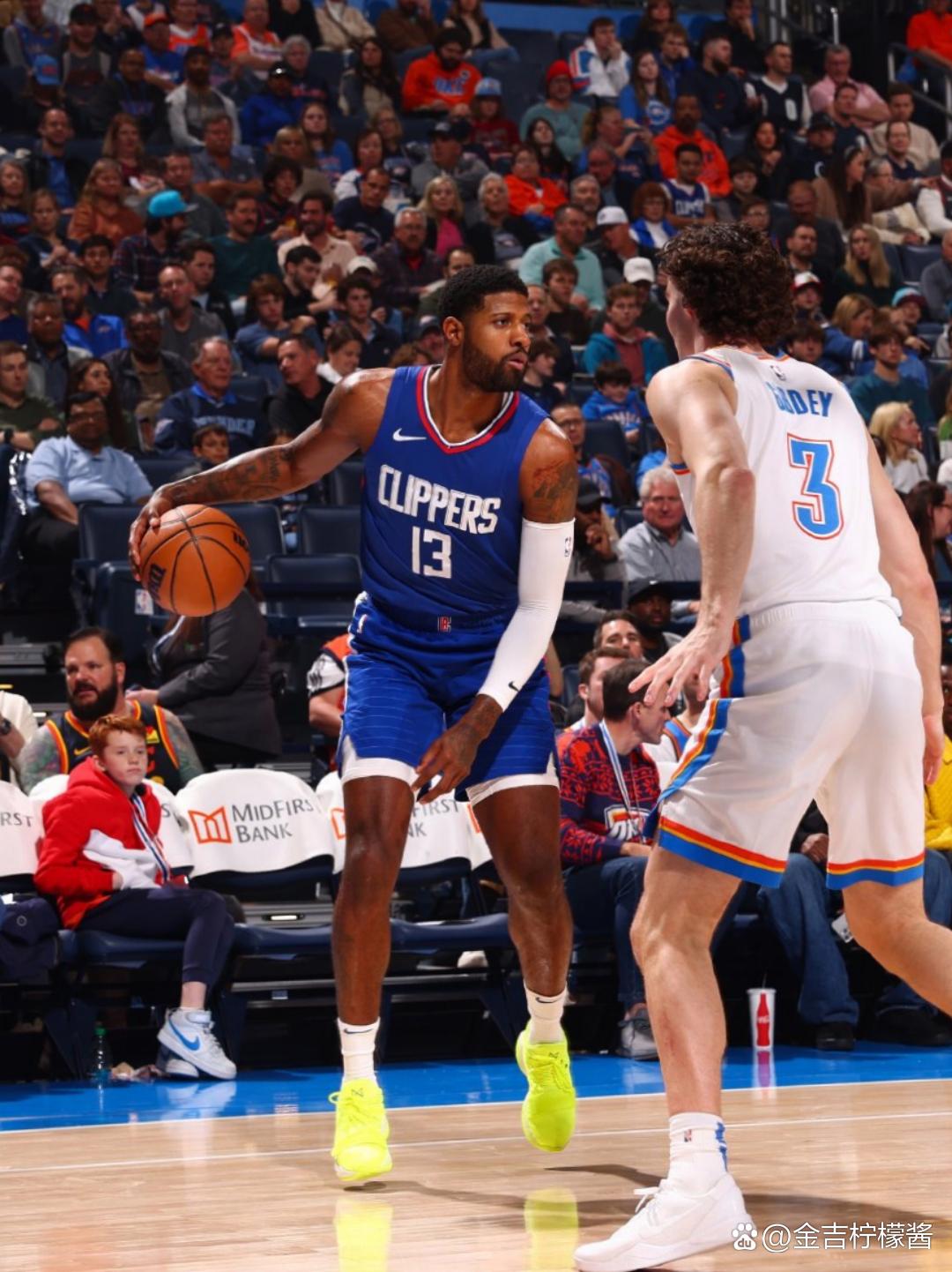 战术部署妥当，球队以压倒性优势获胜