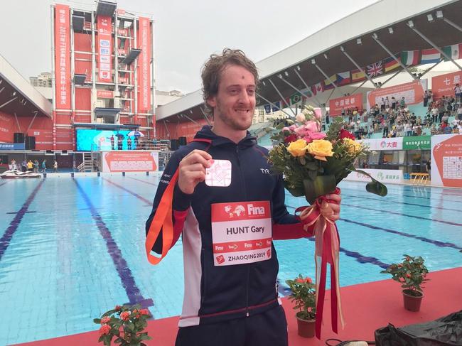 巴基斯坦游泳健将登上领奖台 巴基斯坦游泳健将登上领奖台