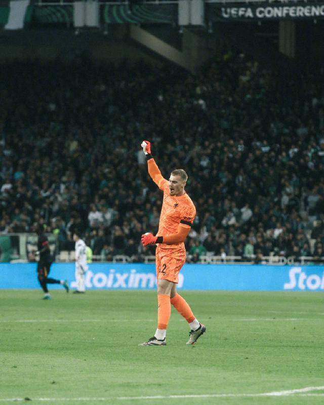 欧预赛:斯洛文尼亚一球小胜希腊 欧预赛:斯洛文尼亚一球小胜希腊