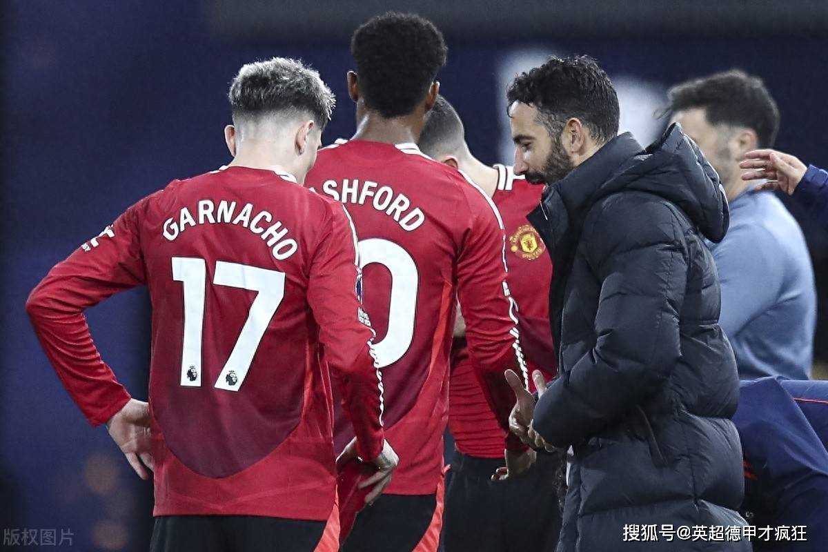 曼联主场胜出，德乙新秀轻松获胜