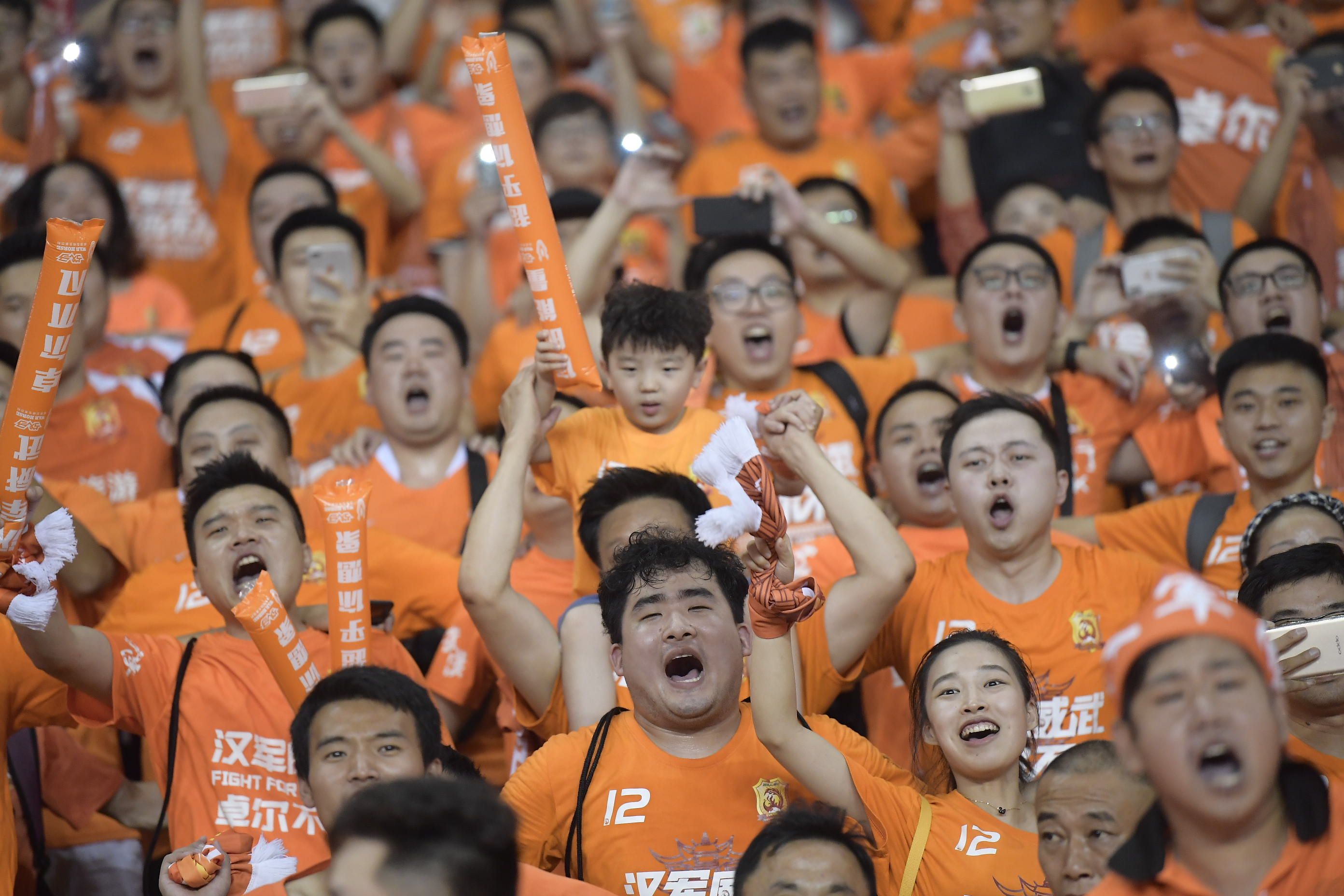 爱体育-鲁能战胜强敌,赢得关键一战