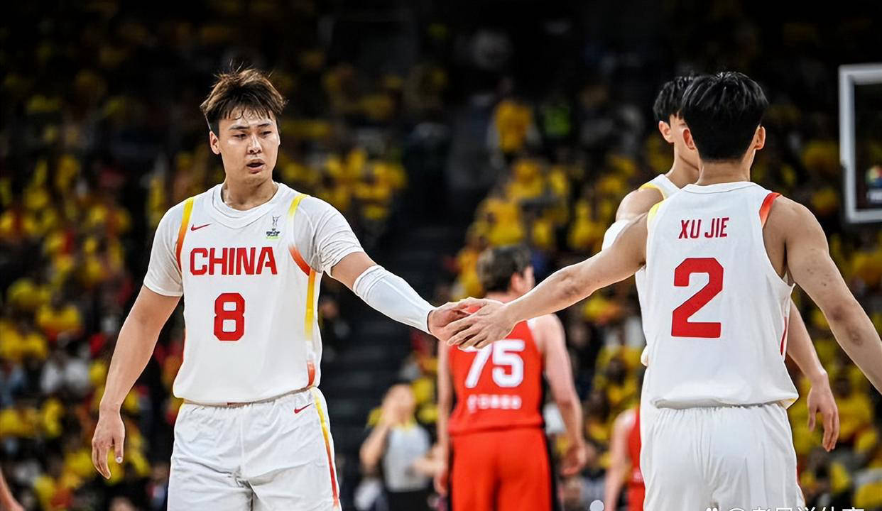 亚特兰大客场力克对手,黑鹰飞翔出色表现赢得掌声 亚特兰大客场力克对手,黑鹰飞翔出色表现赢得掌声