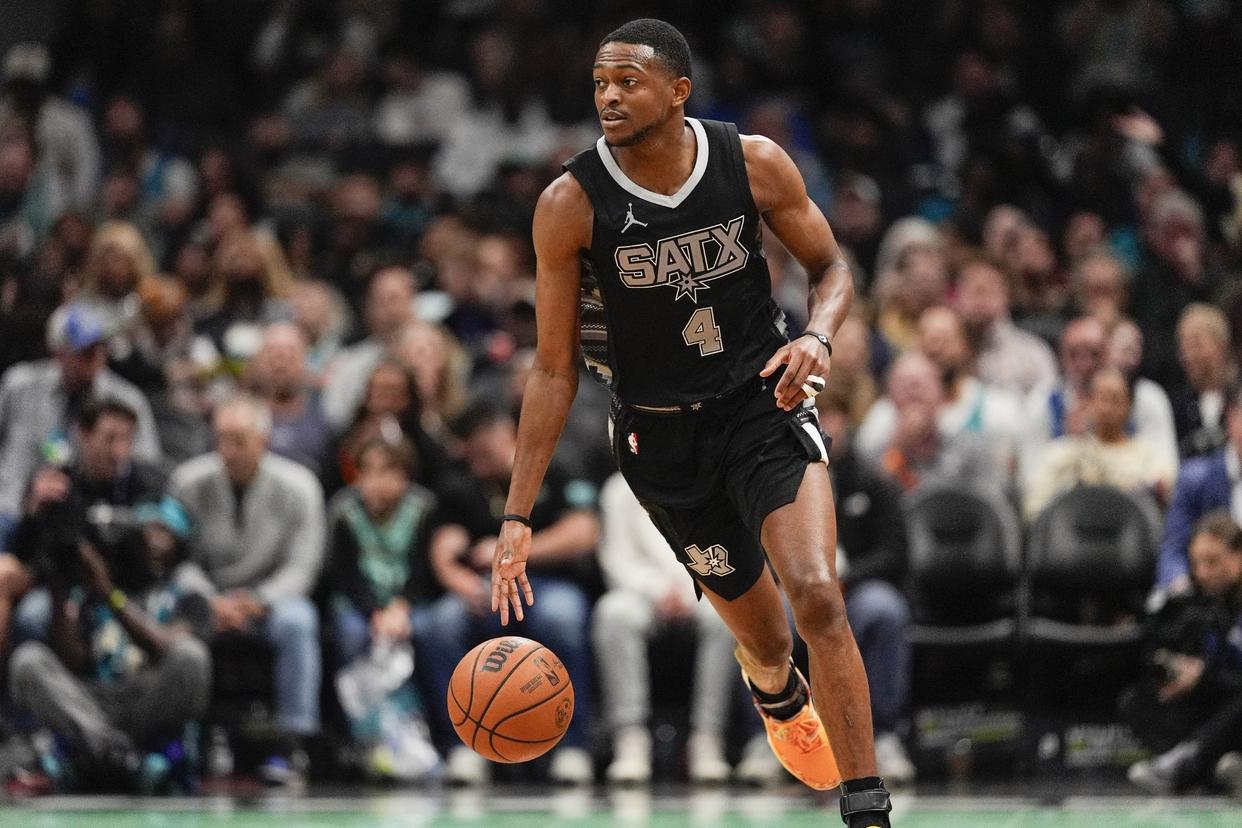 马刺队面临伤病困扰,战绩一落千丈 马刺队面临伤病困扰,战绩一落千丈