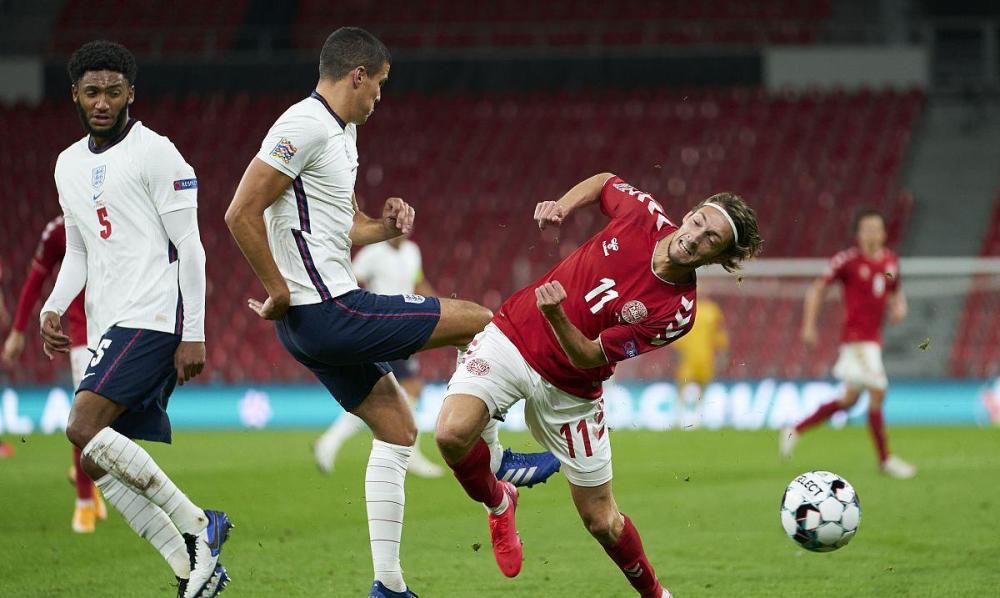 冰岛队主场0-2负于法国,遭遇两连败 冰岛队主场0-2负于法国,遭遇两连败