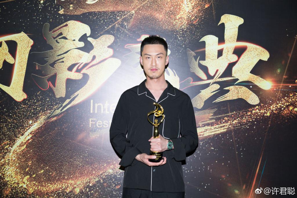 爱体育官方网站-平凡选手大放异彩,踏出成功人生第一步