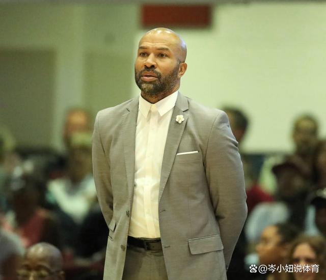 黄金一代球员崭露头角瞩目登顶 黄金一代球员崭露头角瞩目登顶