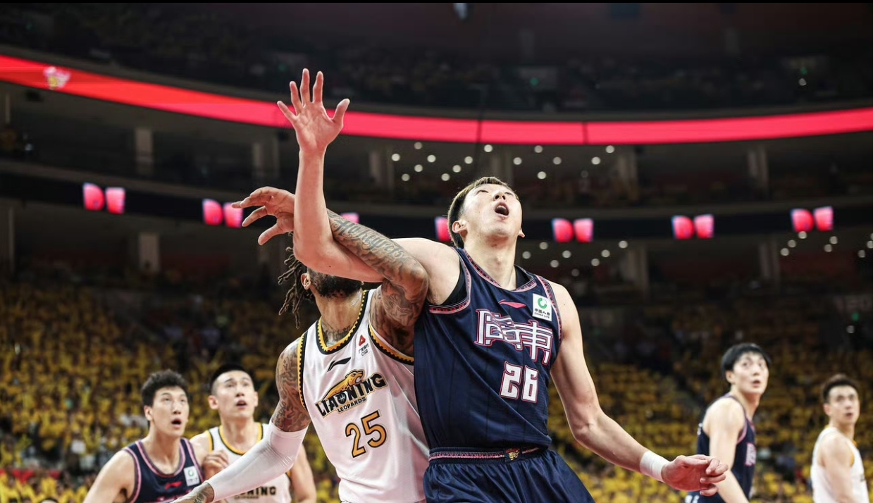 广东男篮主场完胜扬眉吐气 广东男篮主场完胜扬眉吐气