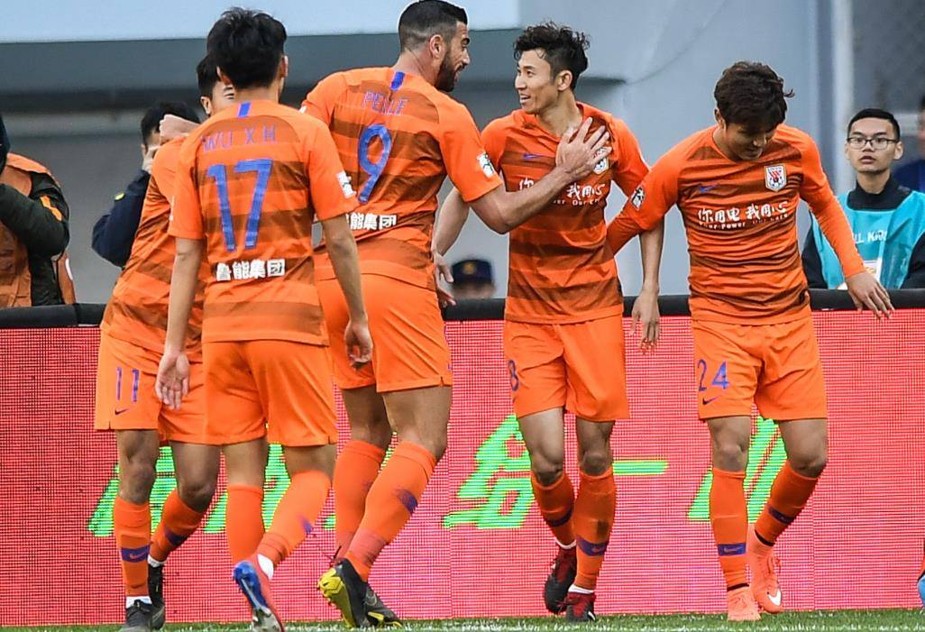 鲁能击败建业，继续保级之路，走出低谷期