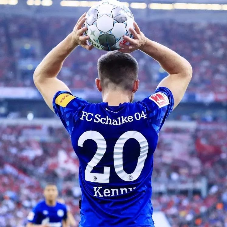 队员们欢呼雀跃,法国国家队赢得赛季首场胜利 队员们欢呼雀跃,法国国家队赢得赛季首场胜利