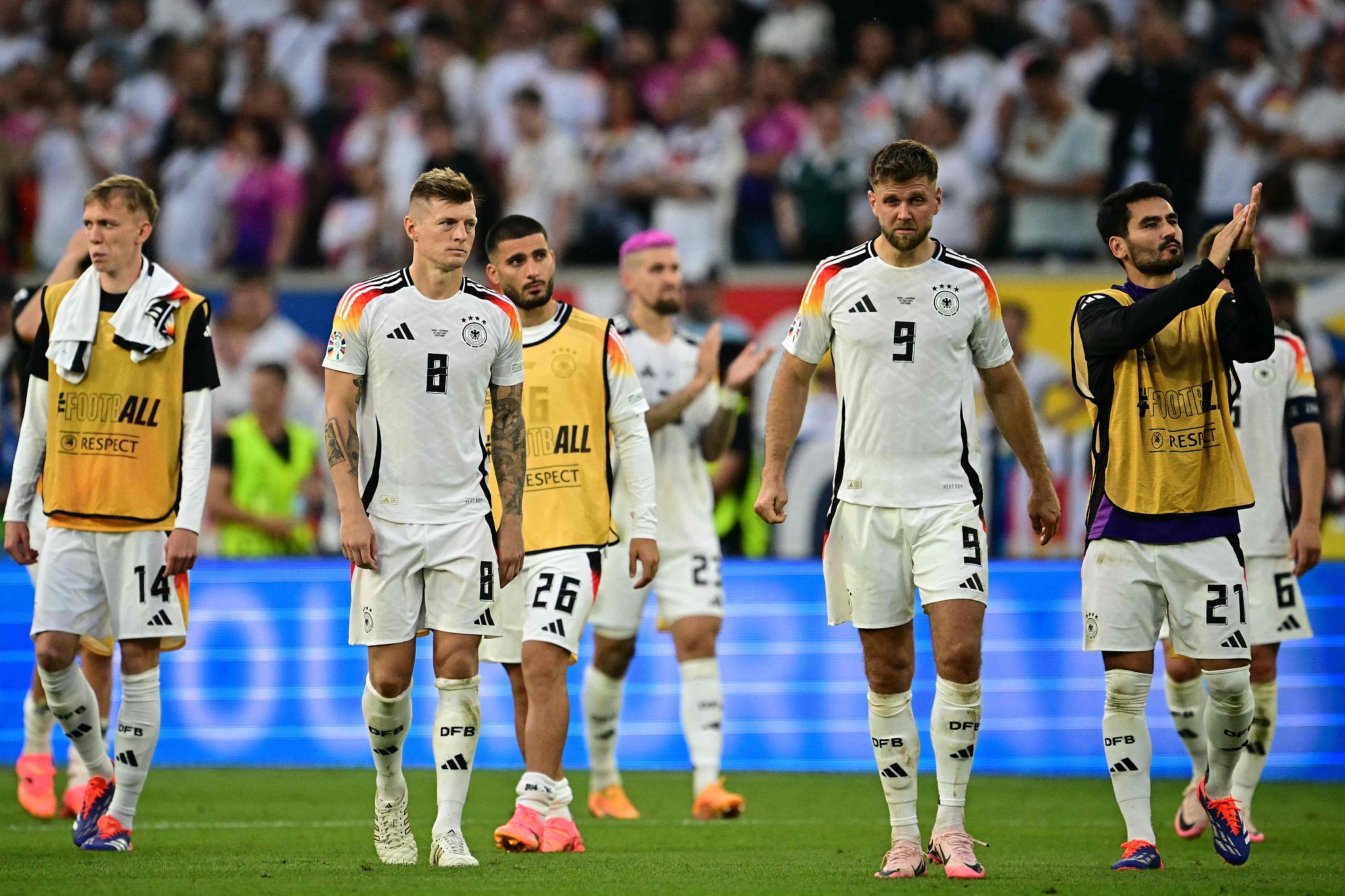 爱体育-德国联赛中,多支德甲队迎来胜利