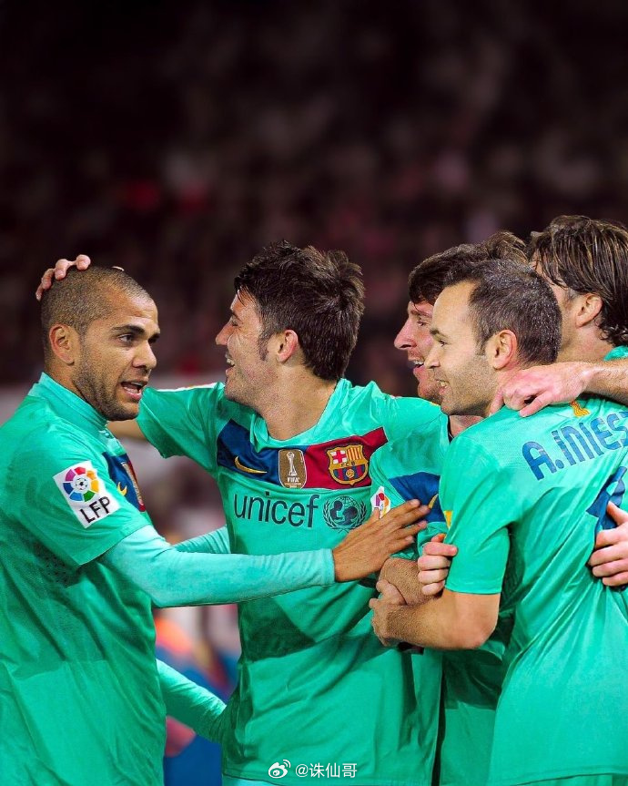 爱体育-巴塞罗那球员团结一心,赢得胜利