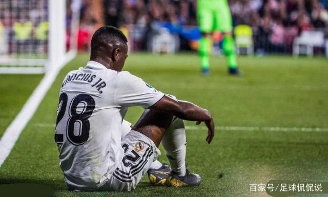 爱体育官网-硅谷球迷热议里昂主教练的临场指挥