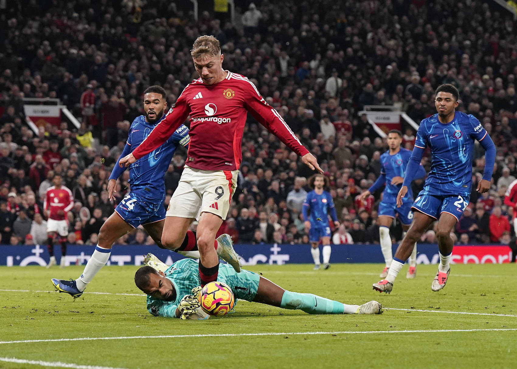 爱体育官网-英格兰曼联俱乐部官方宣布重要球员受伤情况