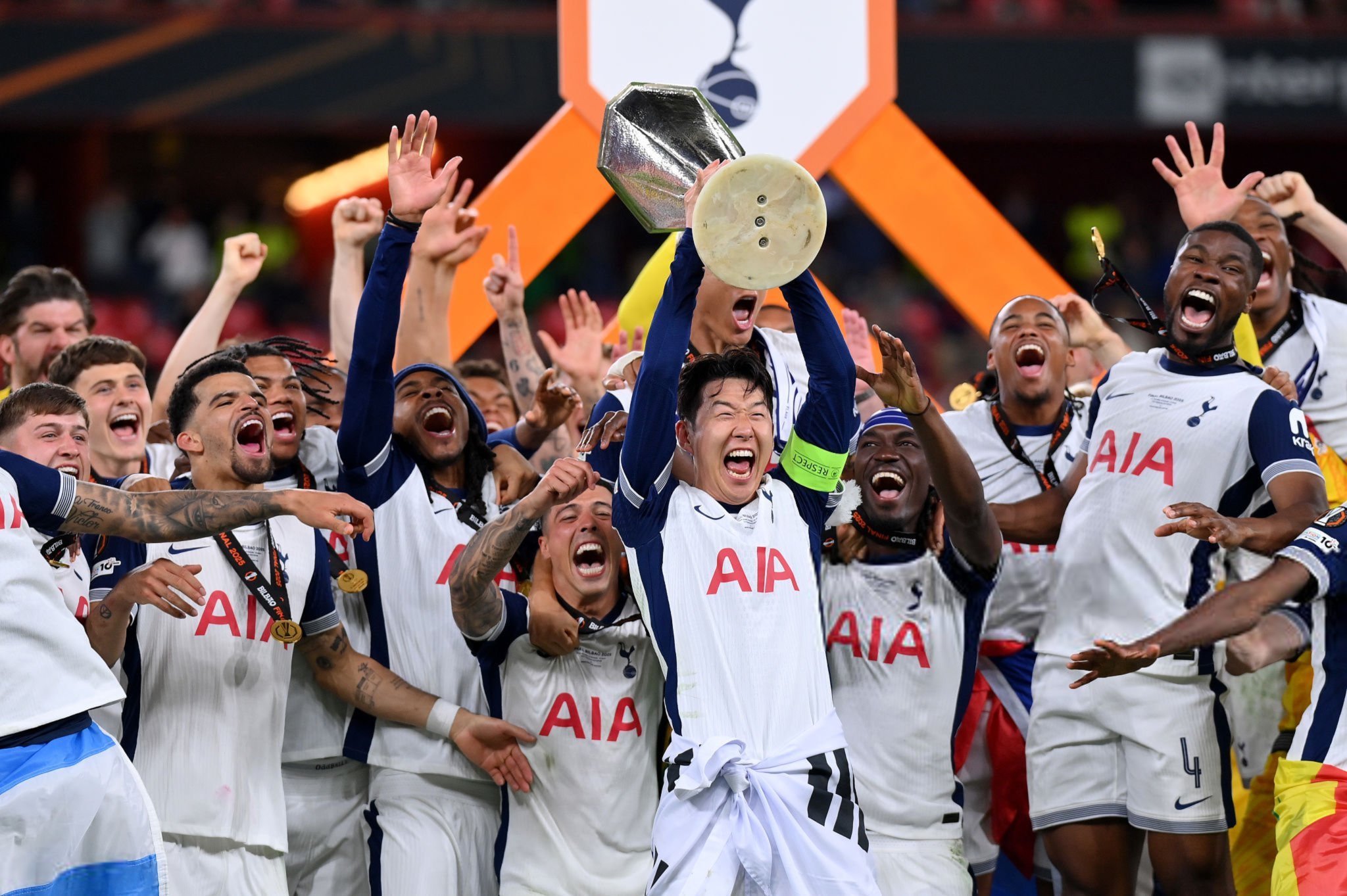 爱体育-热刺主场逆转获胜,凯恩连续进球