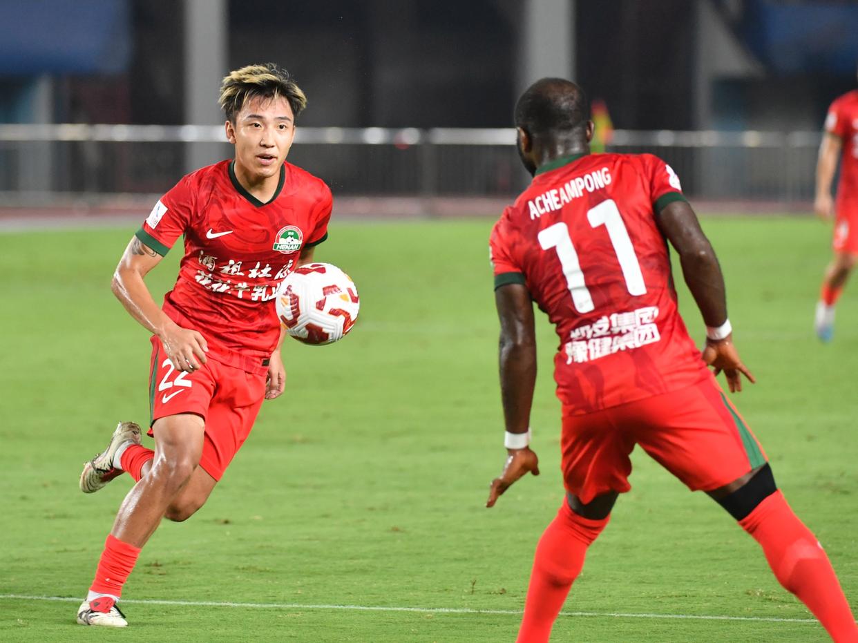 关键时刻强势表现,球队成功守住胜利 关键时刻强势表现,球队成功守住胜利