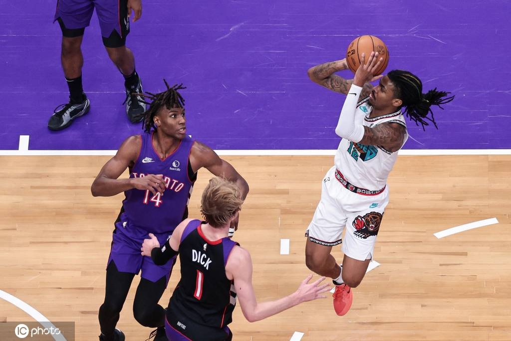 爱体育-猛龙队连续取得五连胜，实力稳固