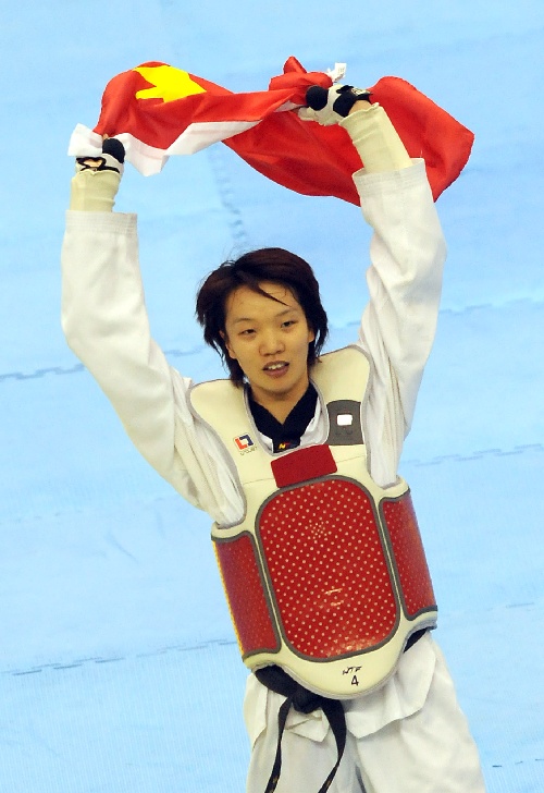 泰国跆拳道选手火力全开夺冠 泰国跆拳道选手火力全开夺冠