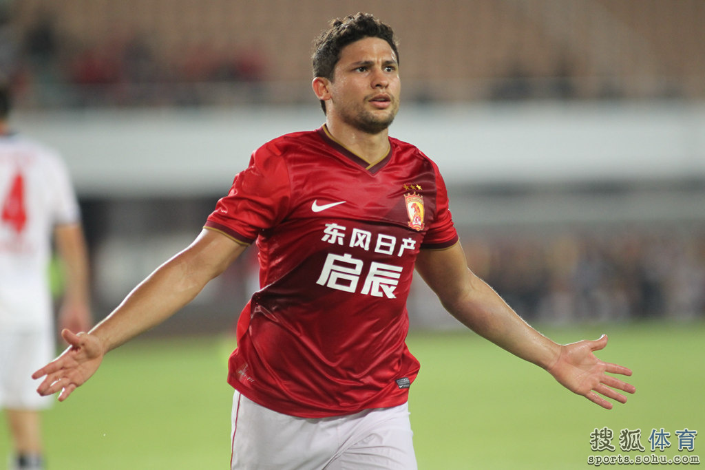 爱体育官方网站-汉诺威新援披靡,德甲劲旅奋勇向前