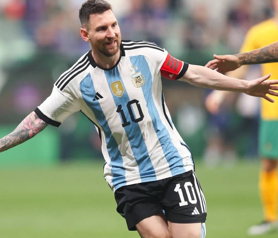 爱体育官方网站-拜仁慕尼黑大胜晋级，德冠豪门独领风骚