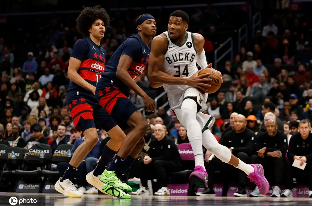 雄鹿队客场惊险战胜凯尔特人队