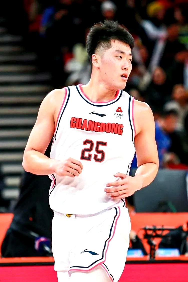 爱体育官网-广东队战术调整得当,实现连胜